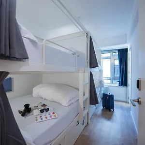 Room00 , Lisboa Portekiz